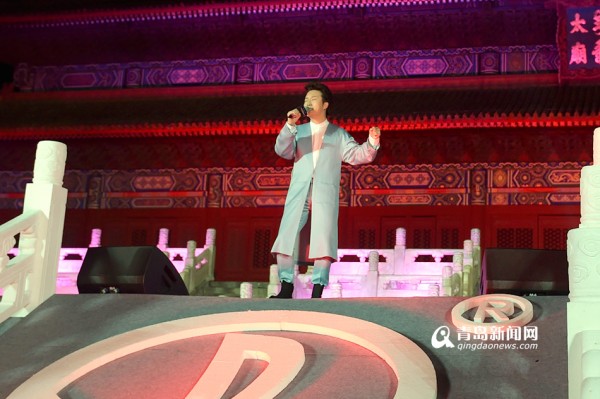 东方影都吉祥物发布 维塔斯李玉刚飙歌