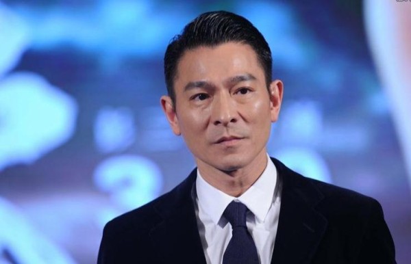 年华老去风采不减，人生百态皆有味，这些明星都“不可替代”