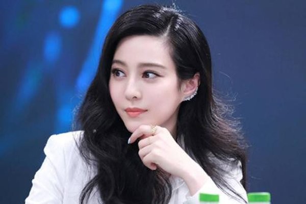 睡烂了的明星 女明星的情史总是成为街头热议