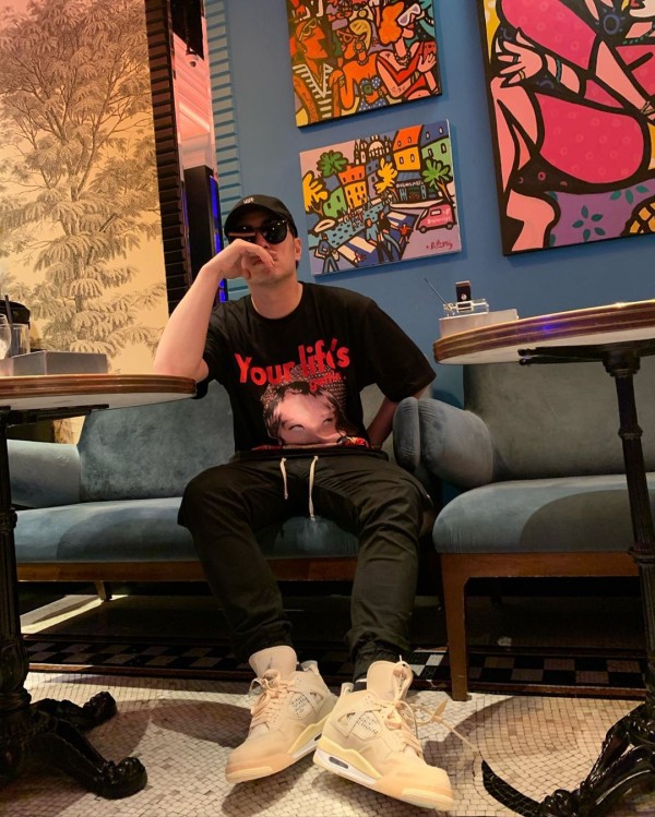 OFF-WHITE,OW,Nike,Air Jordan 4 周杰伦、潘玮柏同框晒情侣 OW x AJ4！谁的穿搭更好看？！
