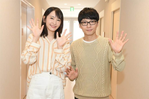 新垣结衣与星野源。（图／翻摄自月薪娇妻官方推特）