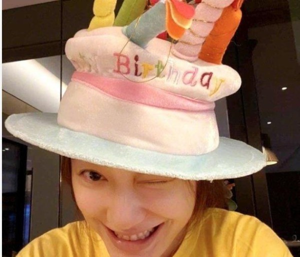 三位女星过50岁生日，对比其他两位，张庭的生日派对真浮夸