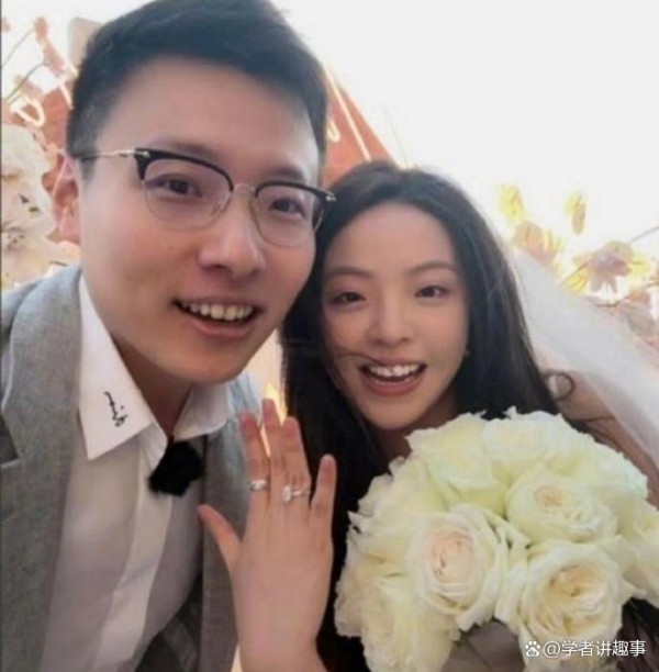 王文也男友浪漫求婚成功，甜蜜爱情修成正果