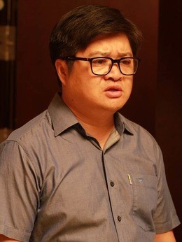 王长水(闾汉彪饰演)