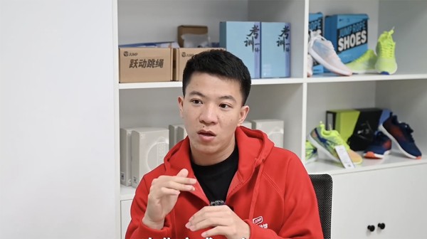 教练李跃。澎湃新闻记者 张呈君 图