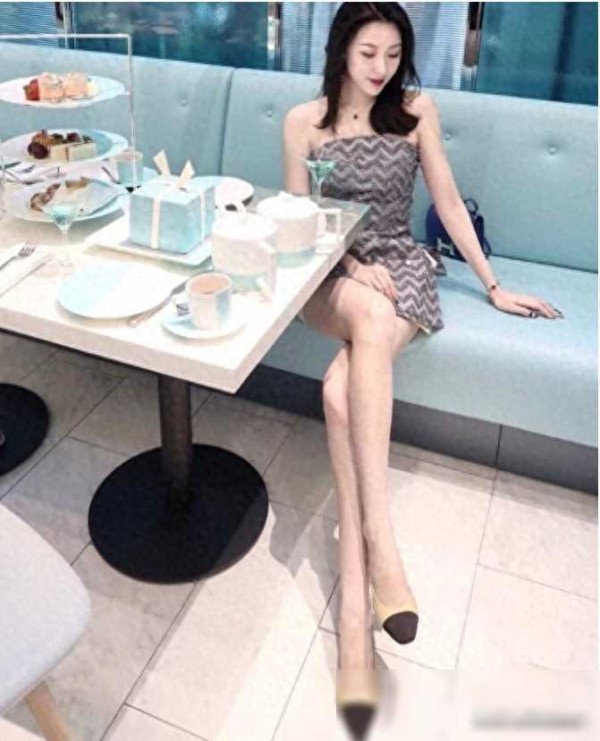 陈佩斯外甥女成网红：多重明星血统下的另类选择