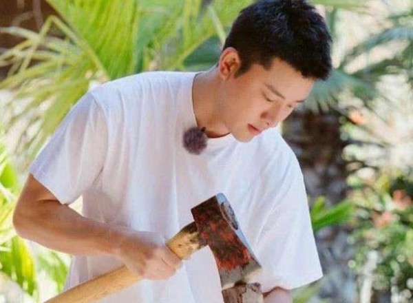 ?贾乃亮谈及童年：没有多陪陪父母十分自责，多亏李小璐带孩子！