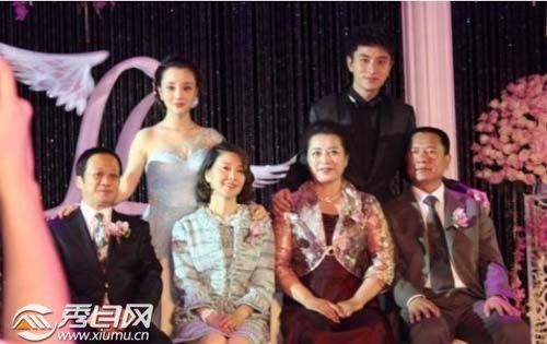 贾乃亮的父亲个人资料简介：家庭背景究竟有多惊人？