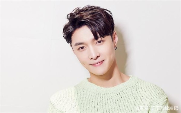 张艺兴：舞台性感霸气，与师傅兄弟重聚还荣获全能明星奖
