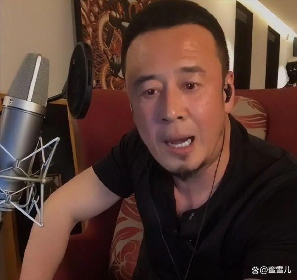 从巅峰到低谷：杨坤的人生警示录
