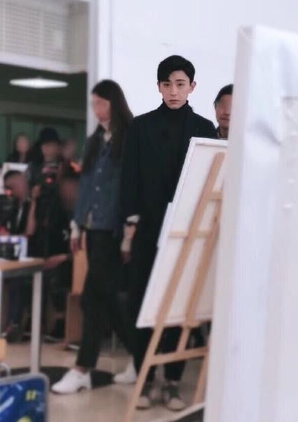 明星生图对比，四年过去了男星普遍没变，女星却一个比一个变化大