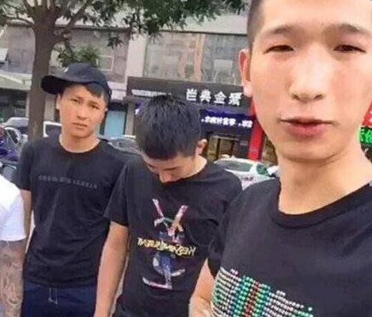 石家庄狗磊二驴事件怎么回事?二驴为啥不敢回石家庄 本文共(901字)