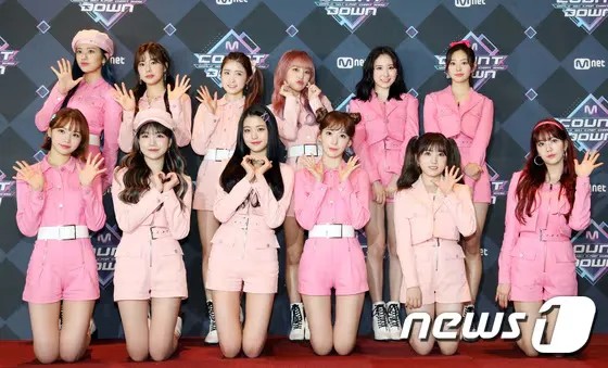 8 个拥有 10 名以上成员的 K-Pop 女子组合:IZ*ONE、LOONA 等等!