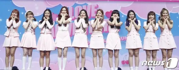 8 个拥有 10 名以上成员的 K-Pop 女子组合:IZ*ONE、LOONA 等等!
