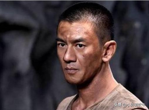 曾是中国男足运动员，因伤退役后颠沛流离16年，32岁娱乐圈出道