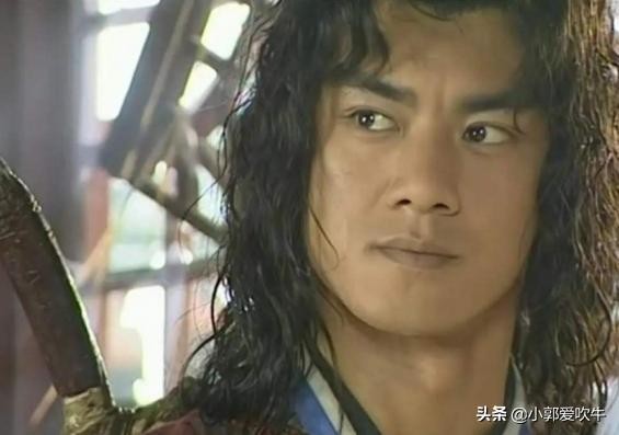 曾是中国男足运动员，因伤退役后颠沛流离16年，32岁娱乐圈出道