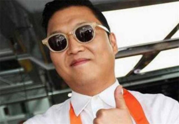 一夜爆红的3位男星，坐拥豪车，今被打回原形，还有一个被封杀！