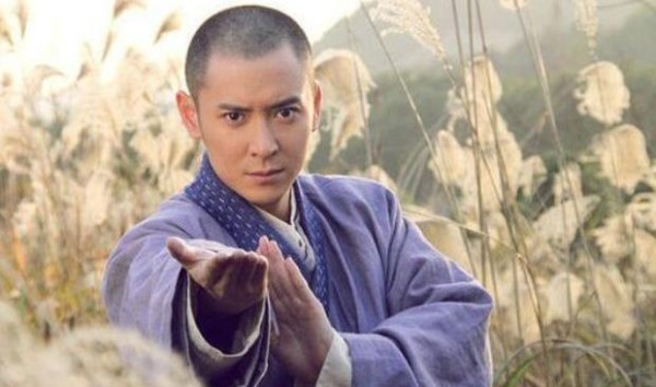 非科班出身未学过一天演戏，却被众多导演力捧，如今成为烂片之王
