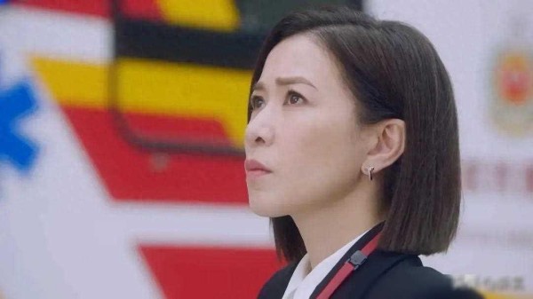 为求资源直接向大佬下跪道歉，她最后怎么还是被逼退圈了？