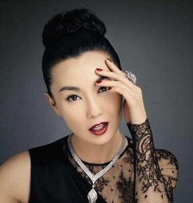 盘点娱乐圈明星出道前干过的职业:最后一位曾是杂技演员让人意外