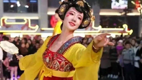 新片新歌景点进入网红直播间，李佳琪们带得动文旅流量吗