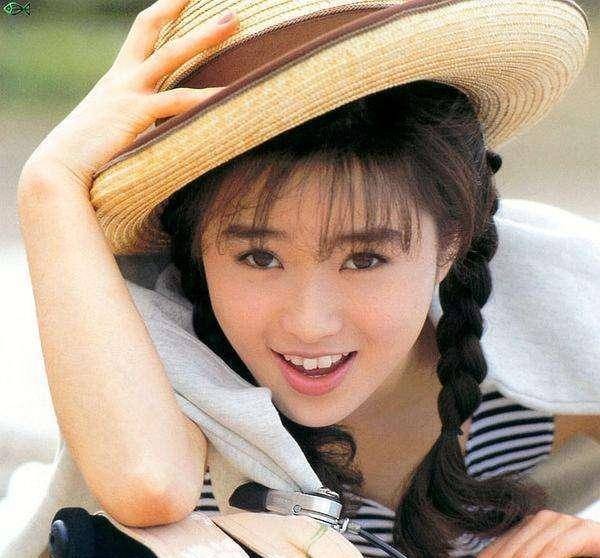 当年被誉为“亚洲最红女<a style='color:#f10404;' href='https://www.mingxing.cc/ ' target='_blank'>明星</a>”的酒井法子，为何成为如今的样子