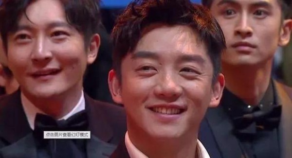 明星真实颜值的特写：杨幂好不自然孙俪很漂亮关晓彤胜在年轻