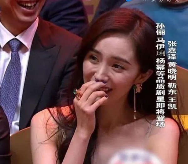 明星真实颜值的特写：杨幂好不自然孙俪很漂亮关晓彤胜在年轻