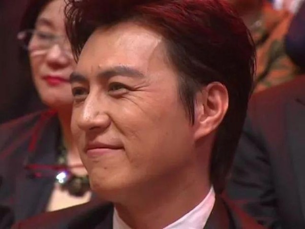 明星真实颜值的特写：杨幂好不自然孙俪很漂亮关晓彤胜在年轻