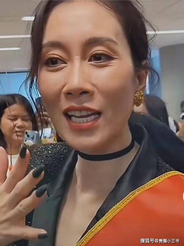 这才是原相机！女明星真实颜值全曝光，一个个老得认不出