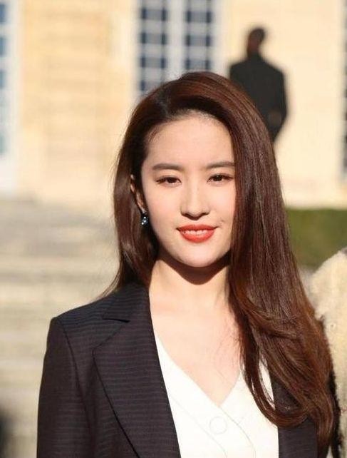 《花木兰》试镜片段曝光，除了刘亦菲，还有一些人女明星是谁