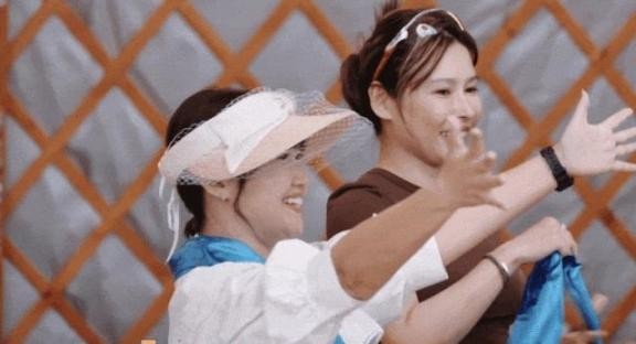 三位女嘉宾关系微妙，麦琳疑似被葛夕、黄圣依孤立，氛围有些尴尬