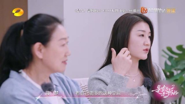 陈梦5岁帮姥姥洗衣服,心疼妈妈辛劳