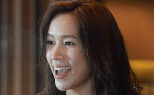 中德混血儿傅嘉莉，是个幸运的女星，经常得到别人的关照
