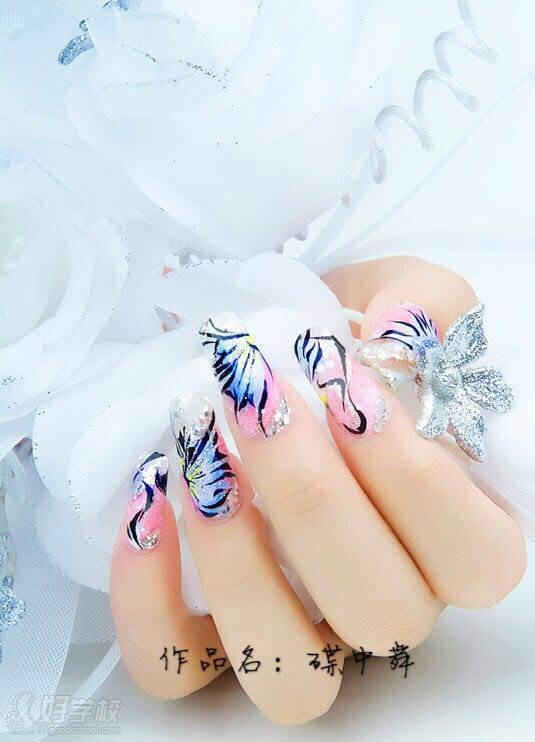 蝶中舞美甲作品