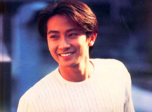 因拒绝去日本演出被雪藏18年，如今成为抖音网红，歌声依旧好听