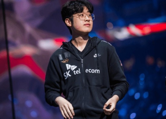 英雄联盟Zeus转会纠纷详解 经纪公司回应T1合约争议核心条款宣传图1