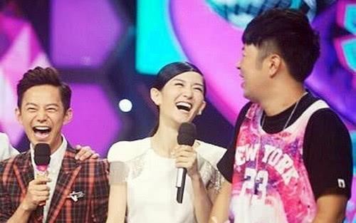 网评最惹人厌的主持人，谢娜口无遮拦没内涵，他在节目中耍酒疯！