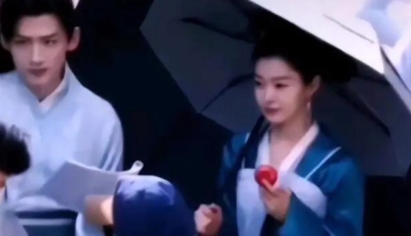 钢铁直男白敬亭铁树开花啦，被爆目前还在热恋中，网友：祝福