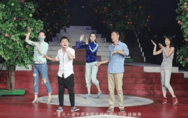 66岁马广福近照, 草根歌手一路唱到春晚, 放弃明星梦回乡种地！
