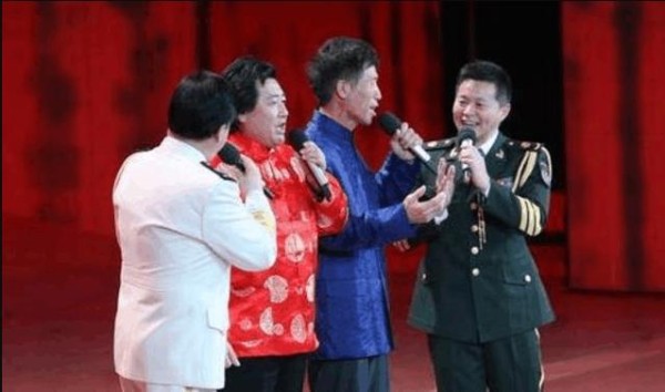 66岁马广福近照, 草根歌手一路唱到春晚, 放弃明星梦回乡种地！