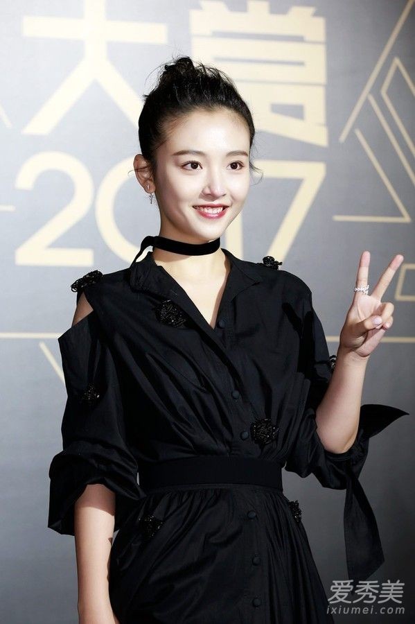 2017星光大赏杨幂唐嫣赵丽颖同台pk谁美？2017星光大赏嘉宾盘点