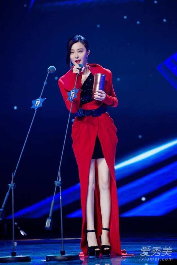 2017星光大赏杨幂唐嫣赵丽颖同台pk谁美？2017星光大赏嘉宾盘点