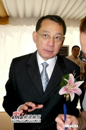 组图:容祖儿谢霆锋等出席英皇明星城动土典礼