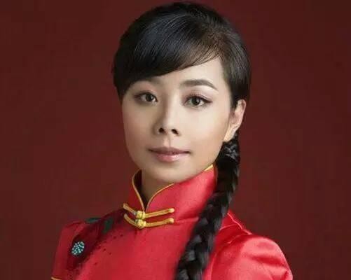“星光大道”草根明星因炫富成瘾与老公离婚，而她却忙于公益活动