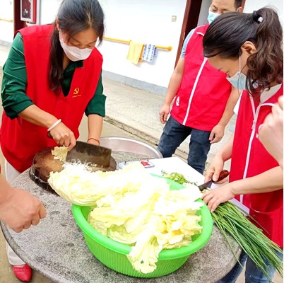 江西瑞昌志愿者陈芳志愿服务十年 总时长达1350小时
