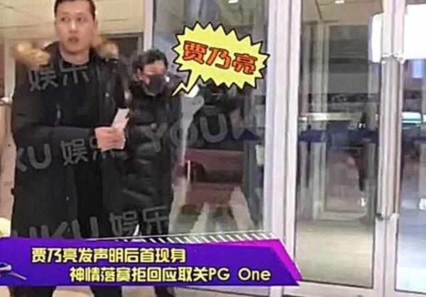 亮哥回家看爱女甜馨高烧不退, 他也面容憔悴, 网友: 父女俩令人担忧与同情!