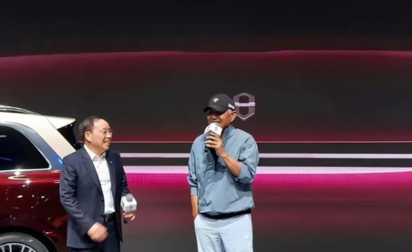 上海车展体现咖位：撒贝宁硬挤，黄渤马东靠边站，姚安娜C位-有驾