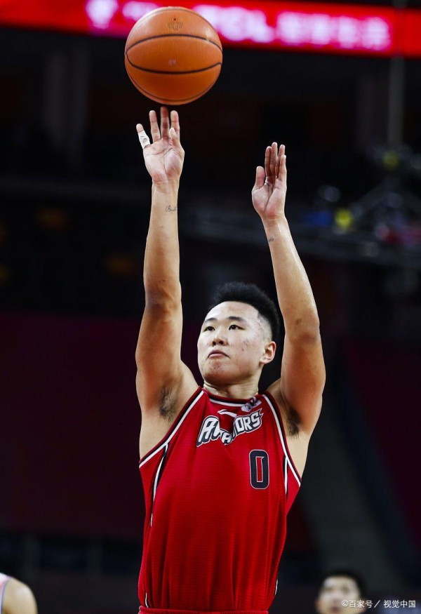 拒绝续约？贺希宁下家3选1，辽宁、山东抢人