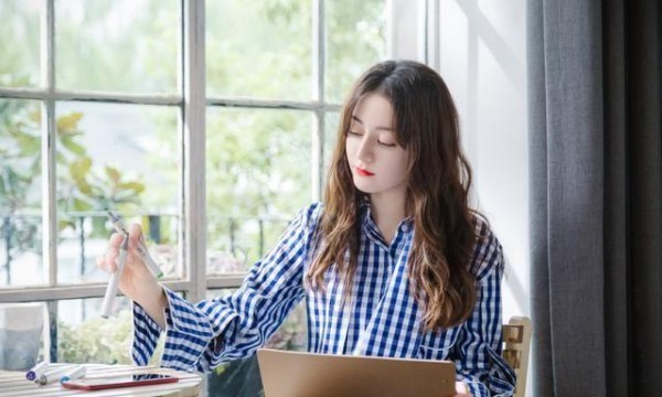 杨幂等人六月行程公布，迪丽热巴生日有特殊安排